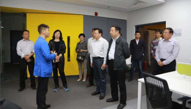 河南南阳市社旗县政府代表团到访清创孵化器和