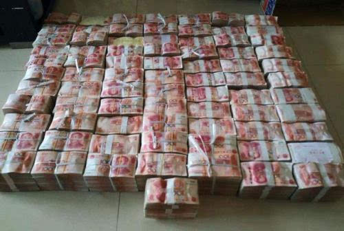 东莞百名警察查获地下钱庄 查出340斤现钞(图)