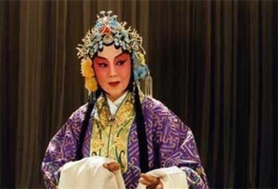 李海燕,刘桂娟,李佩红,吕洋等为其亲传,自不多言;张火丁,迟小秋乃至