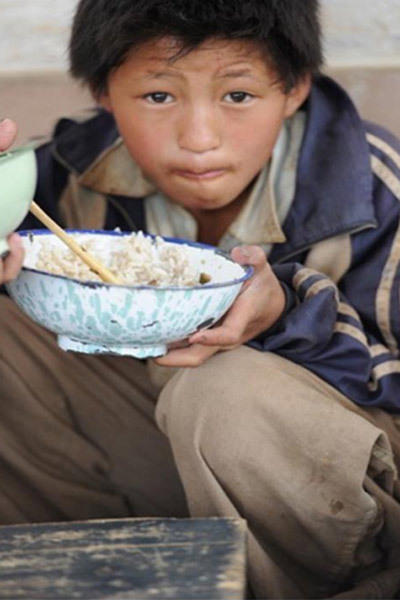 晒食族有了一个史上最正能量的理由:为了改善中国数以千万计的贫困