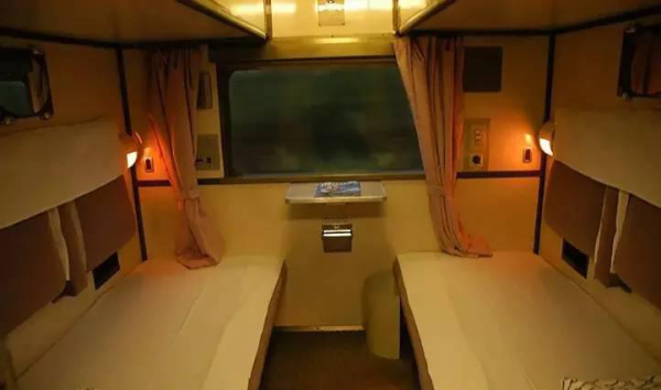 日本火车卧铺竟有豪华单人间还配浴室!