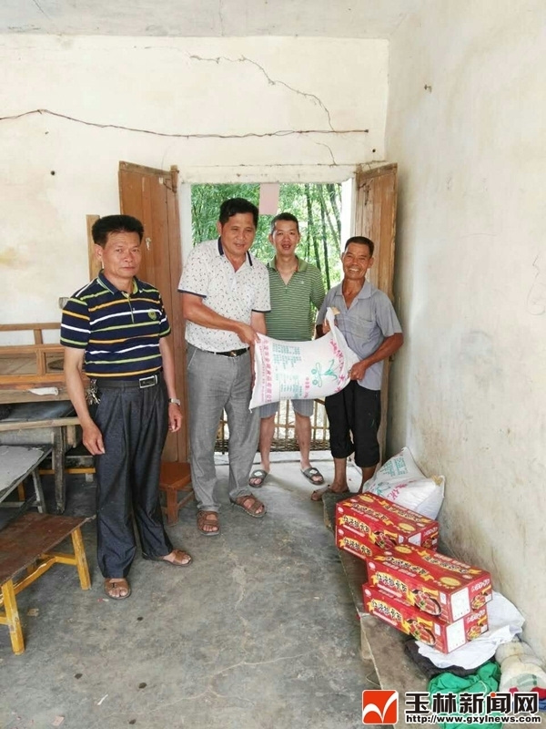 邹江 通讯员 赵子恒 覃临清)近日,北流市平政镇出现持续强降雨天气,30