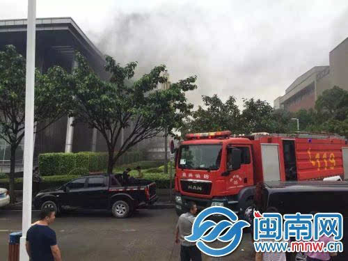 假视频被谣传 晋江城市展览馆明火已被扑灭-搜