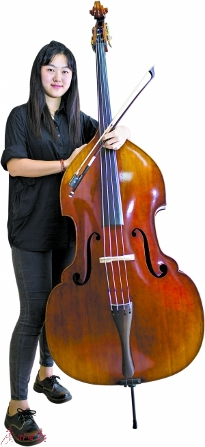 李若华和她的低音提琴.