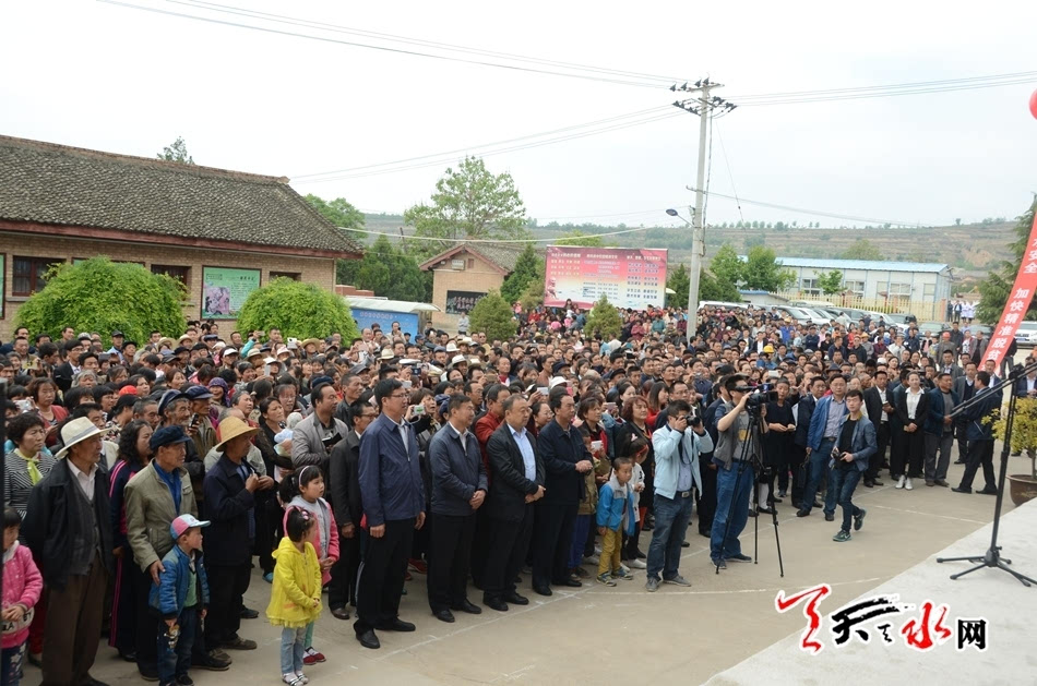 天水市人大常委会副主任张仲康,市政协副主席杨发元出席竣工仪式.