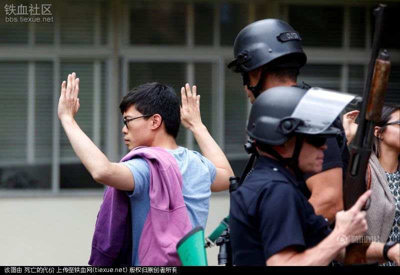 洛杉矶枪击案:多名师生跪地举手被警察搜身