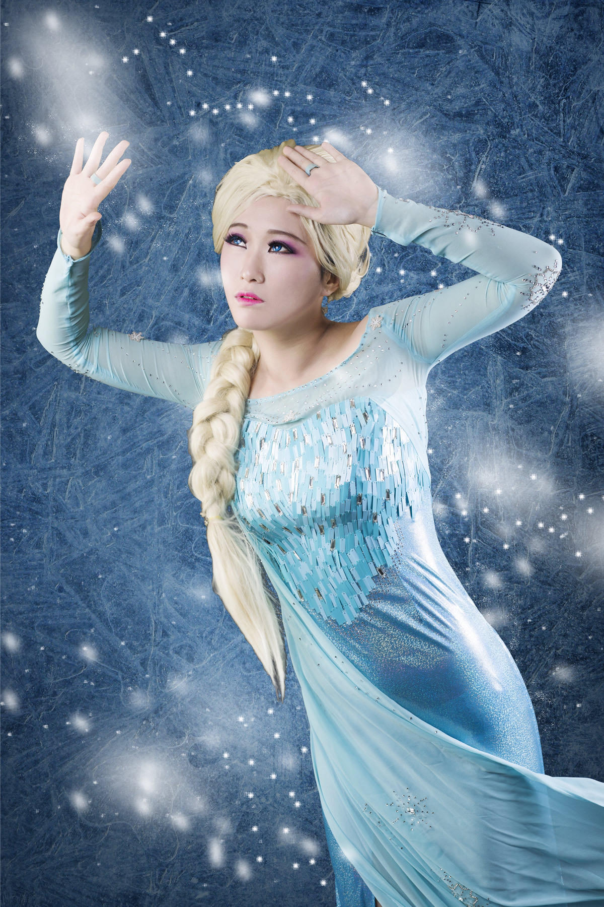 冰雪奇缘elsa靓丽cosplay美女图片