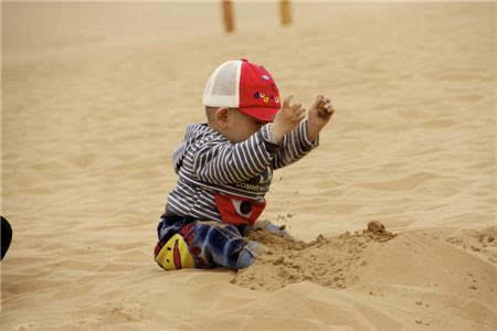 为什么小朋友那么喜欢玩沙子?