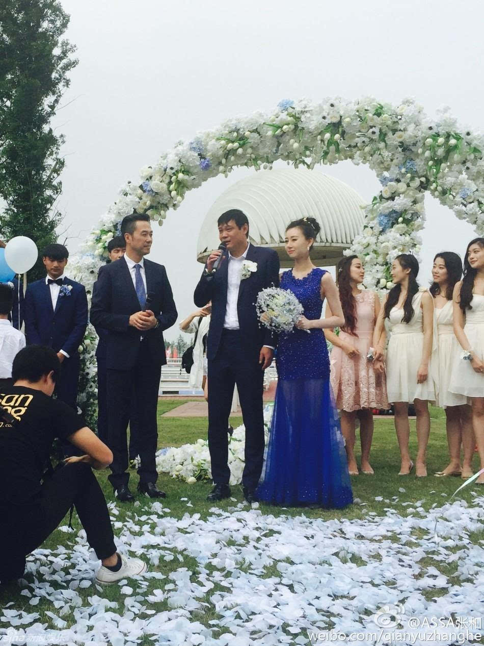 前中国男足队长范志毅在美丽的南太湖畔迎娶了新娘张梦瑾