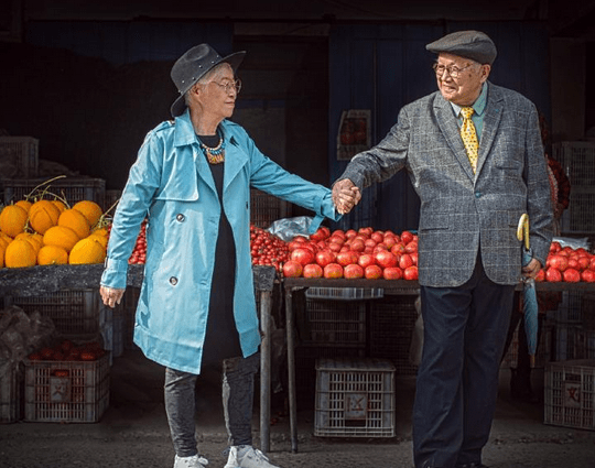 九旬老夫妻拍大片 64年相守诠释"陪伴是最长情的告白(组图)