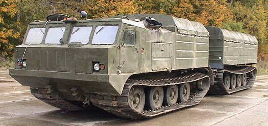 图为俄罗斯dt-10勇士装甲车.