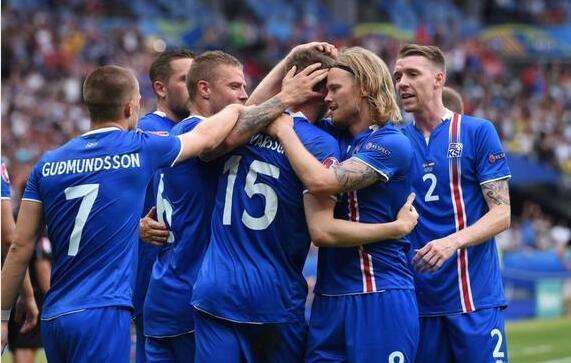 冰岛队无业余球员 冰岛全国大约有100名职业球