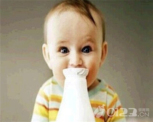 正确给宝宝喝牛奶,长个没问题!