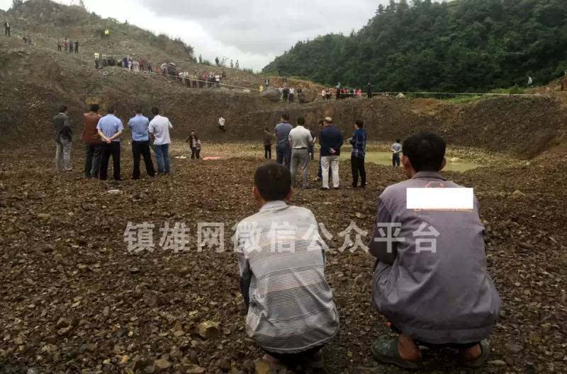 [镇雄 热点]镇雄西环路取土场积水成塘淹死2小孩,真相