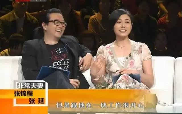 他是港剧黄金配角,渣男昏君大毒枭都演过,老婆居然是男人婆