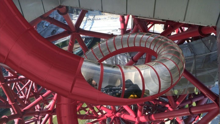 看伦敦"轨道塔 变身全球最长最高的巨型滑梯