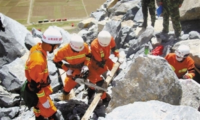 地震救援实战拉动演练