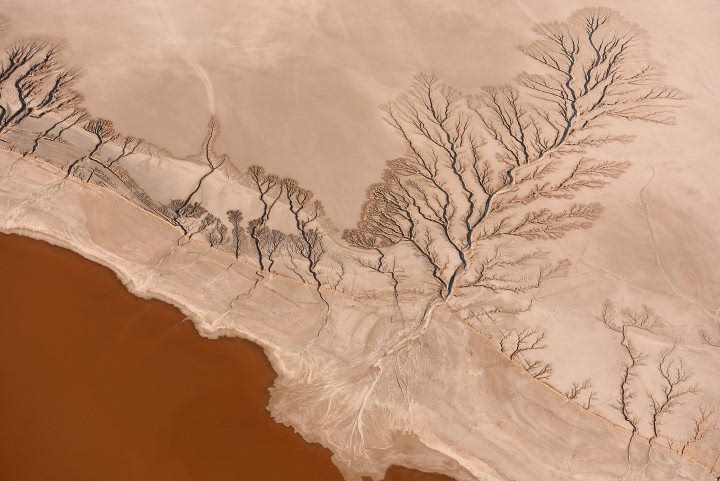 拍摄于加州莫哈维沙漠上空 koehn lake mojave desert california.