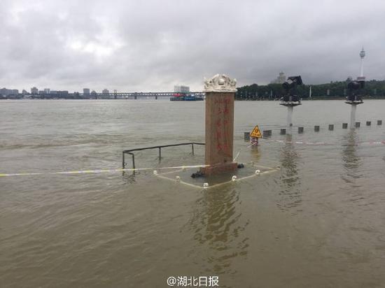 求长江下游河段特征流量、流速、含沙量、河床