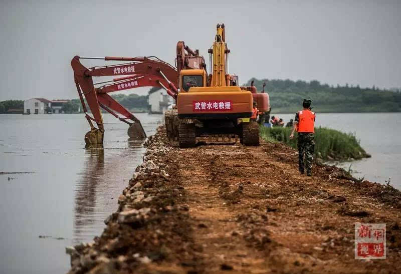 直击| 湖北破垸分洪惊险瞬间