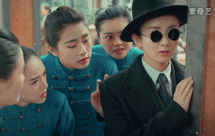 尹新月花痴脸表情包出炉,大家来随意感受一下刚演12集,出场加起来不