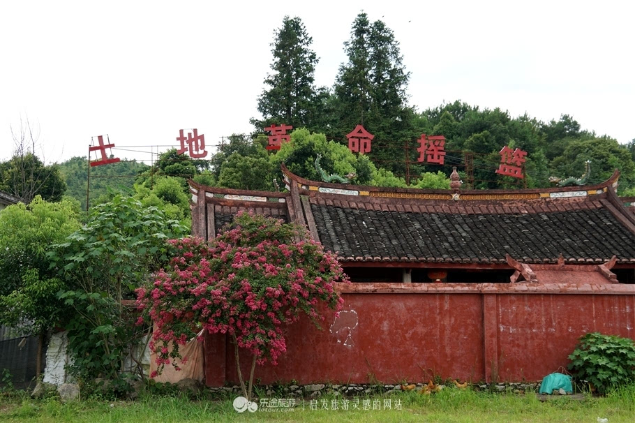 远观金谷寺 摄影/刘宏秀大多的前尘往事让金谷寺笼