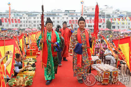 封龙节: 为每年的农历五月,是畲族人民祷求风调雨顺,五谷丰登的娱乐