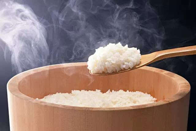 一碗米饭下面H猜成语_一碗米饭图片
