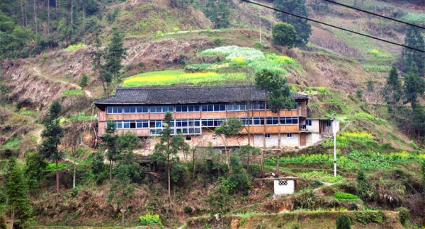 贵州大山里的木别墅 城里人看完不想走了