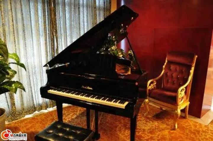 世界十大鋼琴排名_鋼琴圖片唯美