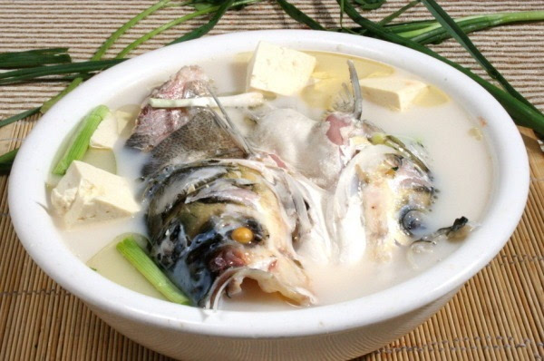 2.鱼头豆腐汤,老少皆宜,营养丰富