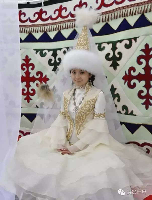 哈萨克斯坦新娘服饰