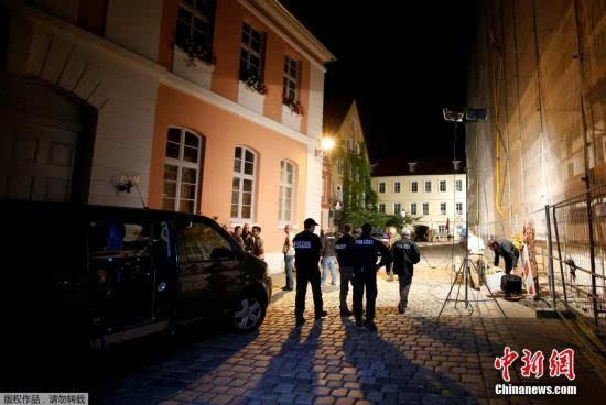德国内政部长:袭击的恐怖分子大多数人不是难