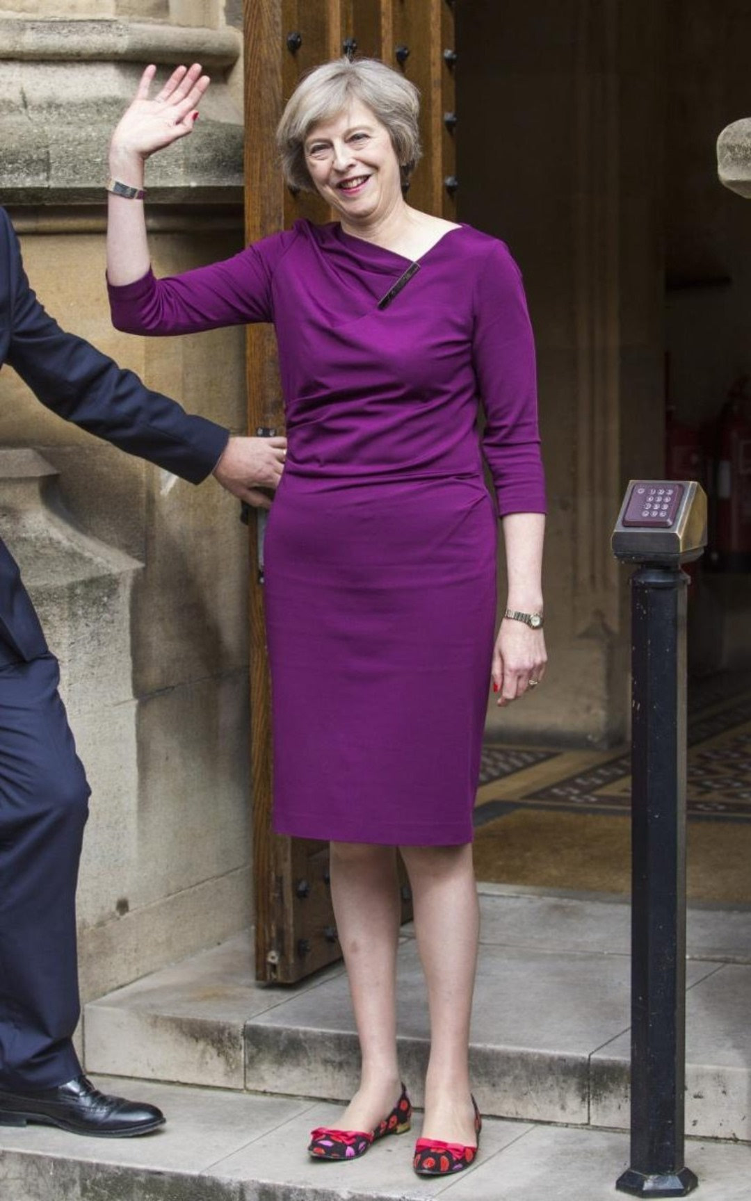 英国新任女首相 铁娘子和时尚女魔头合体啦