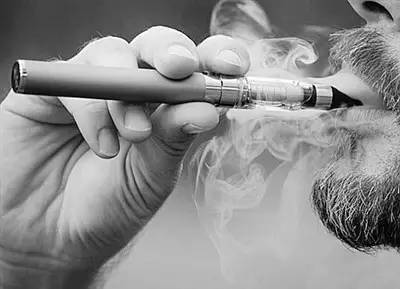 电子烟和普通香烟哪个危害更大?