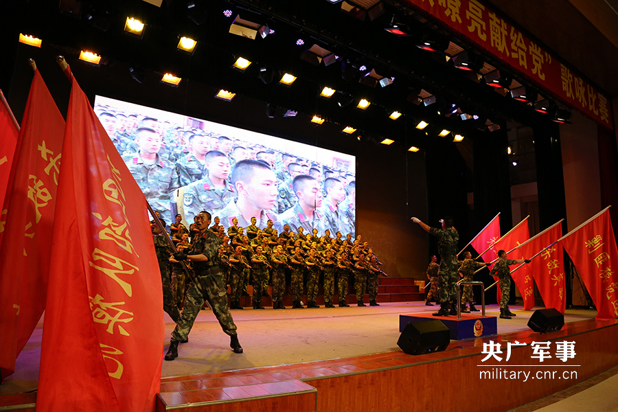 在八一建军节来临之际,武警8750部队隆重举行"军歌嘹亮献给