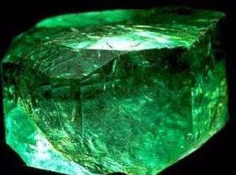 又称绿宝石,绿色之王,能量特大,能增强自信心,令人缓和紧张压力,有助