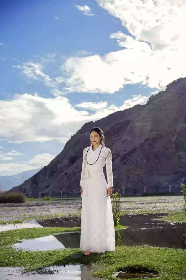 藏族美女老师兼职做时尚模特是一种怎样的体验