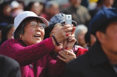 农村老年人口占老年总人口的_老年微信头像(2)