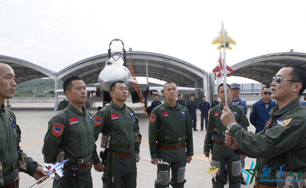 化作海天一"飞鲨 追记海军某舰载航空兵部队一级飞行员张超烈士