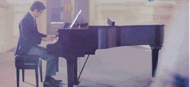 取自日本东山堂音乐教室的催泪大片《婚宴》,场景简直一模一样.