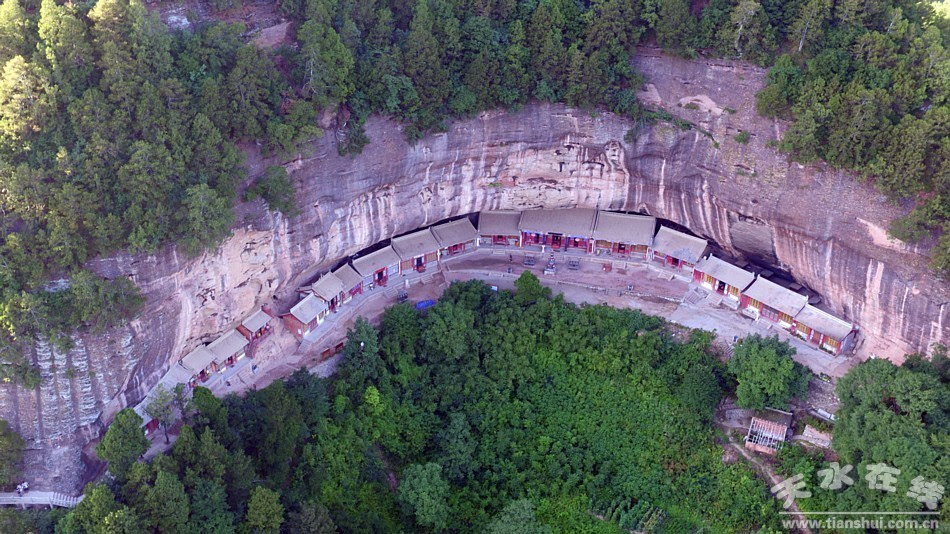 天水在线无人机航拍夏日的仙人崖景区(组图)