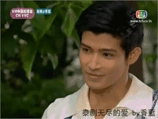 男主身姿矫健,飞身就是一个从下至上的吻法,吻的女主猝不及防.