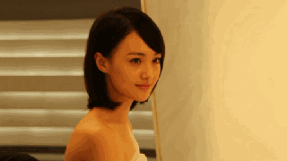 周冬雨更是清纯学生妹的第一代表人物