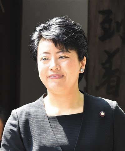 日本右翼女政客稻田朋美出任防卫大臣(图)稻田朋美任防卫相安倍内阁再