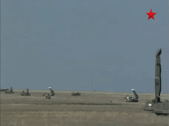 俄罗斯山毛榉防空导弹发射,直接准确撞击炸毁空中目标