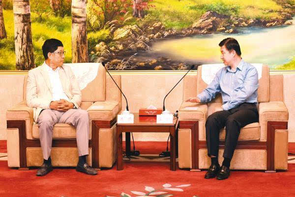 延边州委书记庄严会见凯莱英医药集团董事长洪浩一行