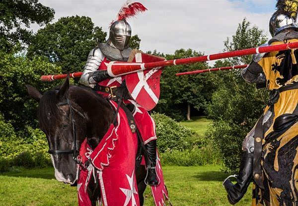 英国长矛比武申请入选奥运会:两人骑马火拼