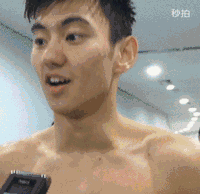 世界上最不适合穿衣服的男人!不管他的比赛结果,我们也爱他!