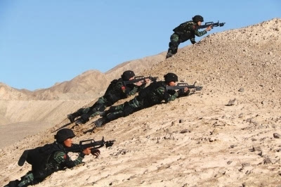我武警部队新疆反恐演习